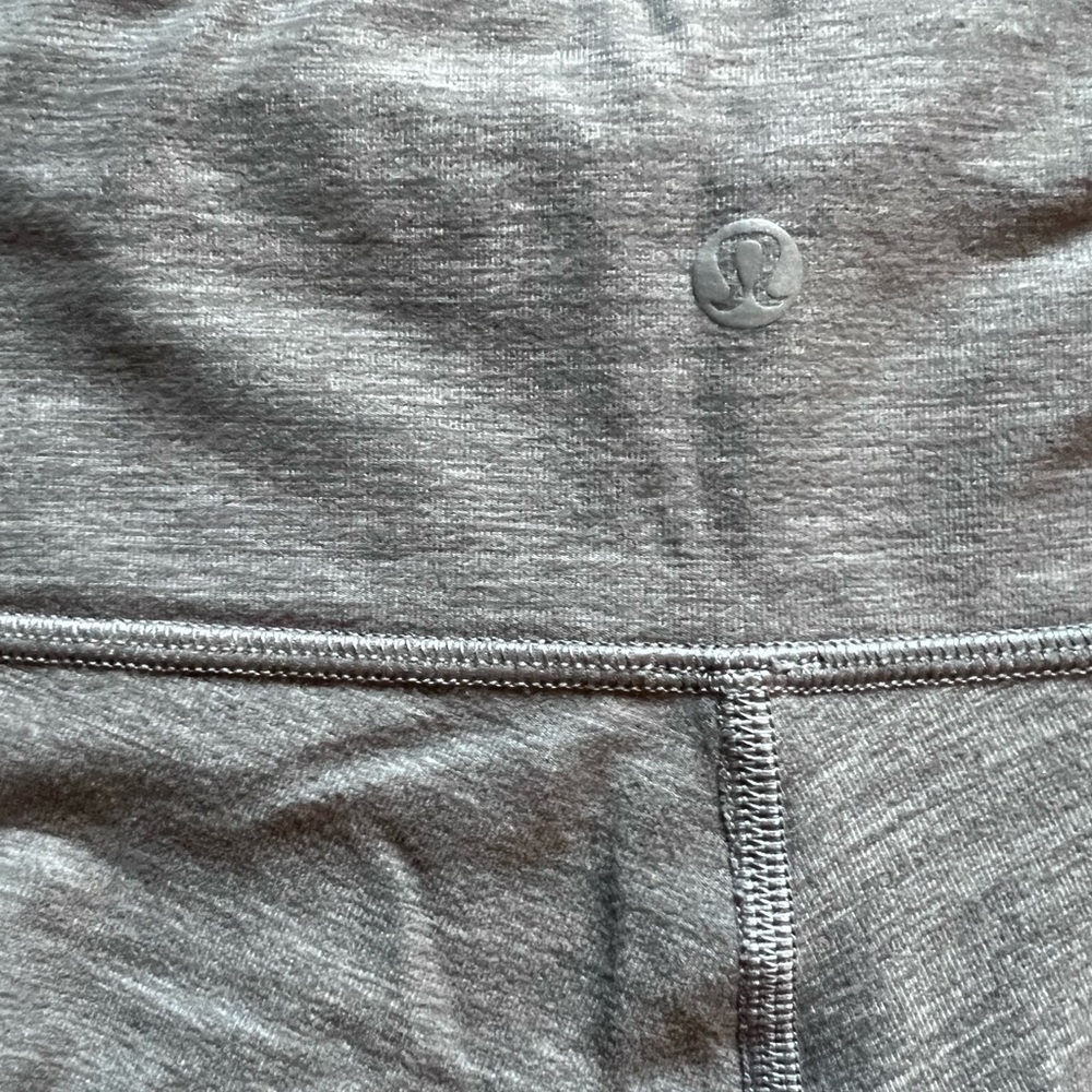 Lululemon Cropped Leggings Gray Size 6 - Picture 2 of 2